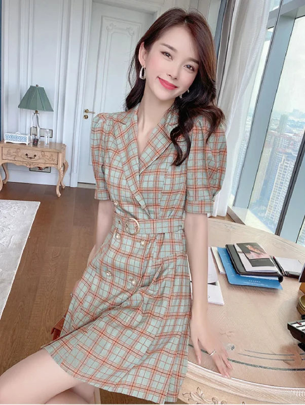 Plaid short sleeve dress with belt